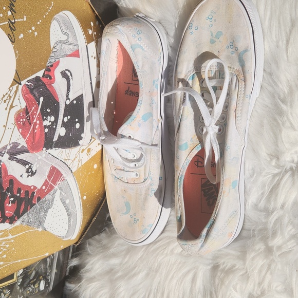 DISNEY LITTLE MERMAID VANS GUC - Picture 4 of 7